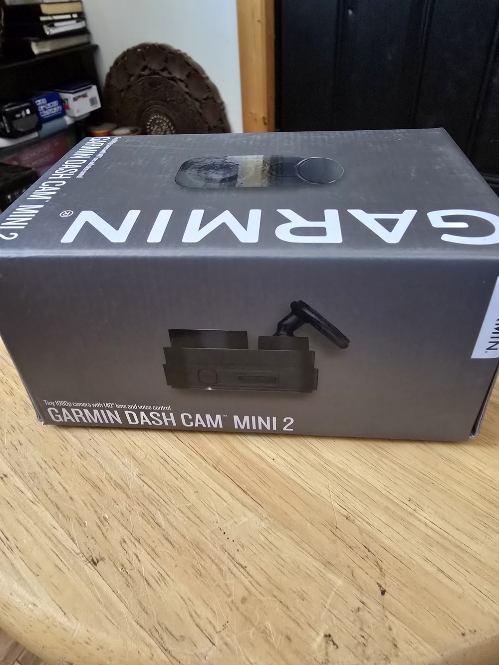 garmin Dash Cam Mini 2 - Picture 2 of 11